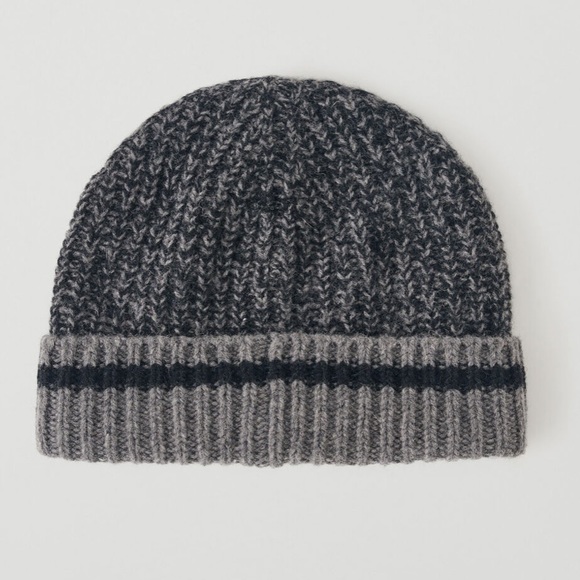 Roots Cabin Lambs Wool Blend Winter Hat Toque - Picture 3 of 8